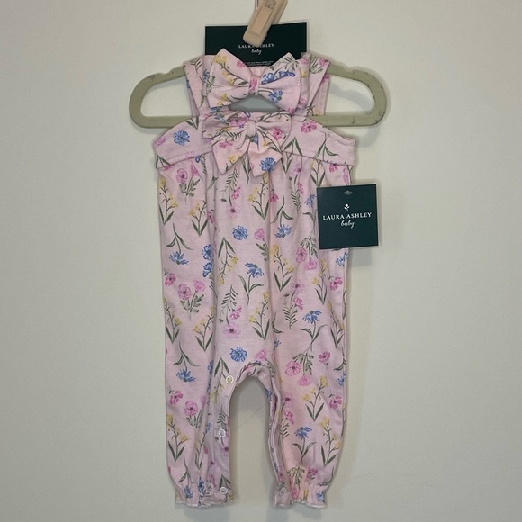 NWT Laura Ashley Baby romper with matching bow, size 0-3 months - Picture 1 of 4